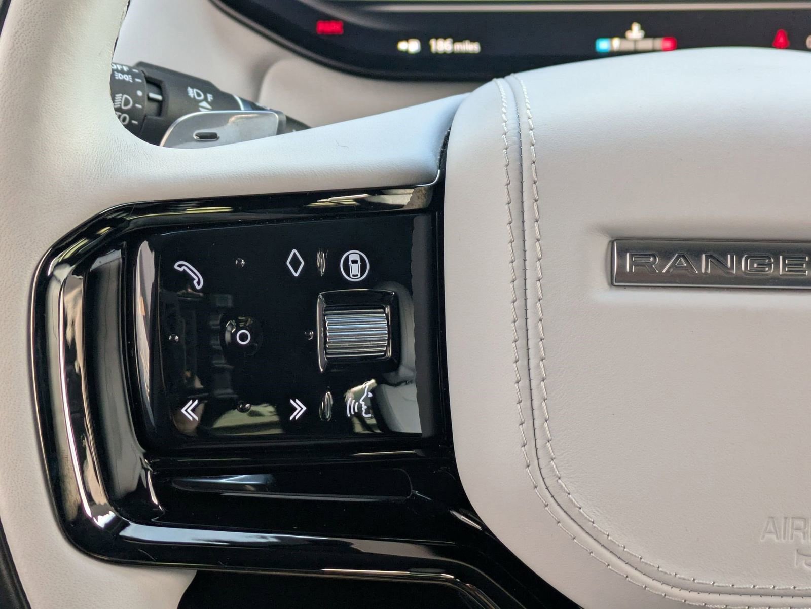 Used 2025 Land Rover Range Rover Sport Dynamic SE image 10