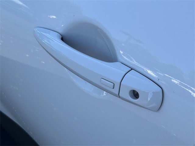 Used 2025 Nissan Pathfinder SV image 15