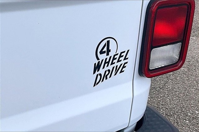 Used 2021 Jeep Gladiator Willys image 14