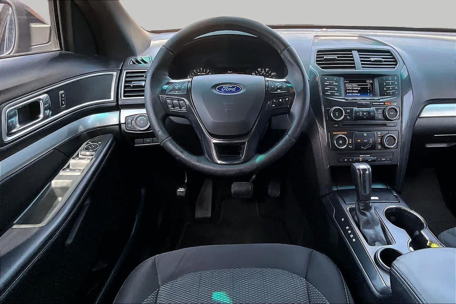 Used 2016 Ford Explorer XLT w/ Class II Trailer Tow Package FWD image 8