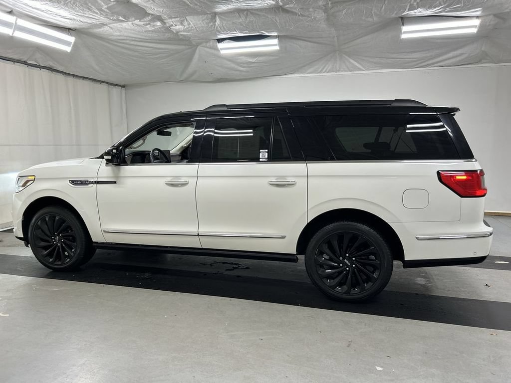 Used 2021 Lincoln Navigator L Black Label w/ Special Edition Package AWD/4WD image 6