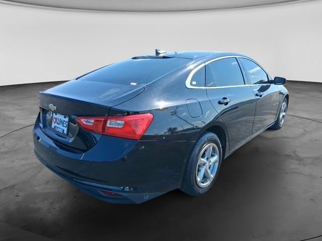 Used 2017 Chevrolet Malibu LS w/ LPO, Convenience Package 1 FWD image 4