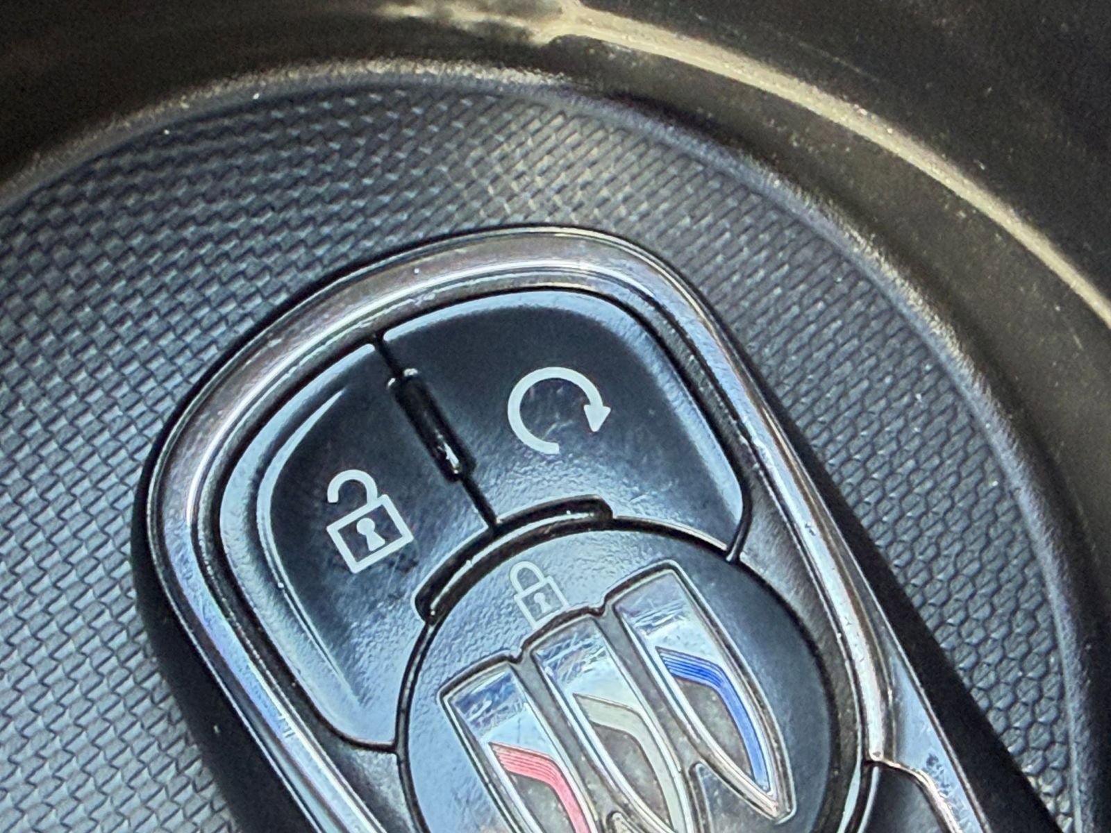 Used 2025 Buick Envista Sport Touring FWD image 23