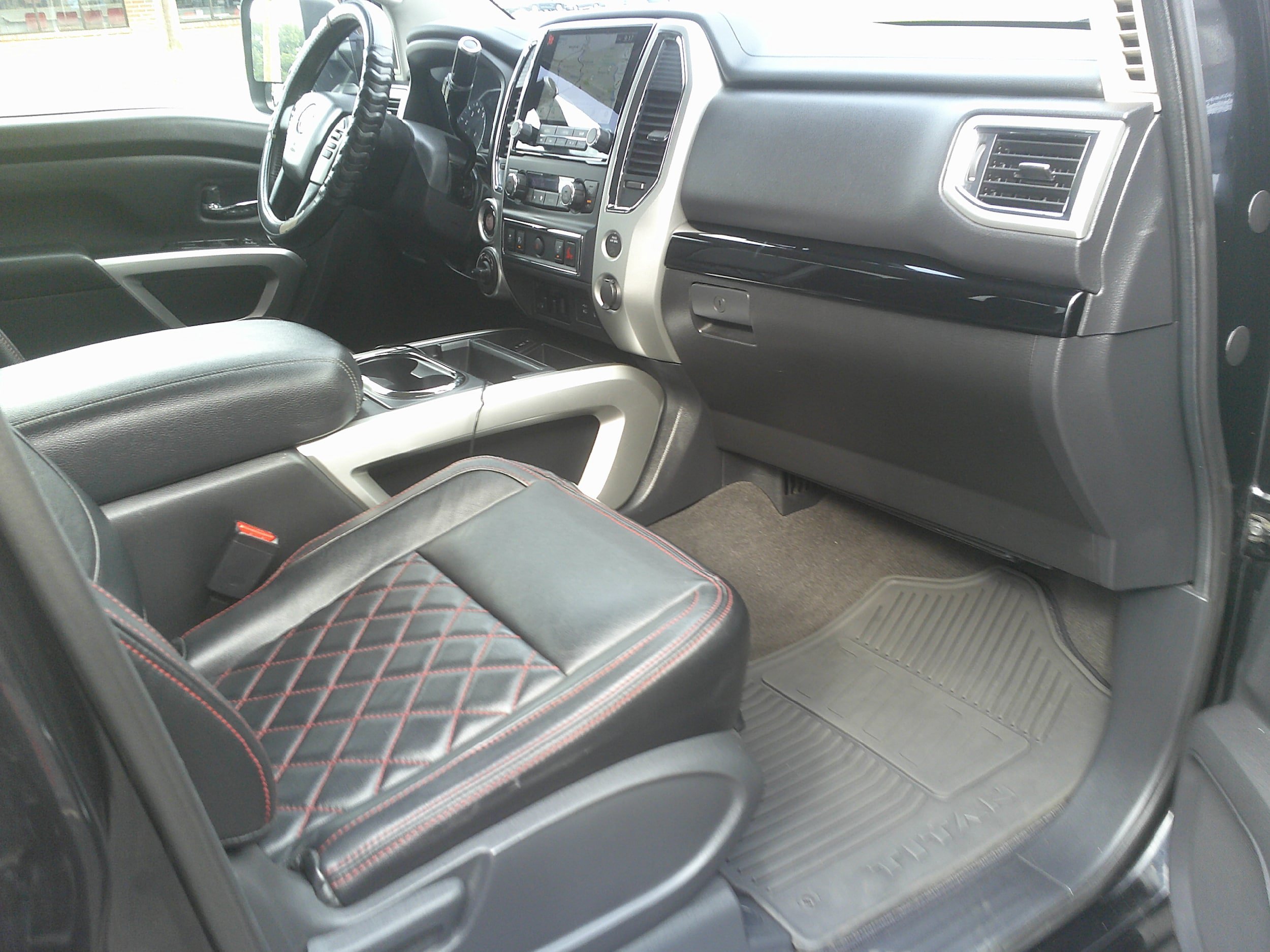 Used 2021 Nissan Titan SV w/ SV Convenience Package AWD/4WD image 35