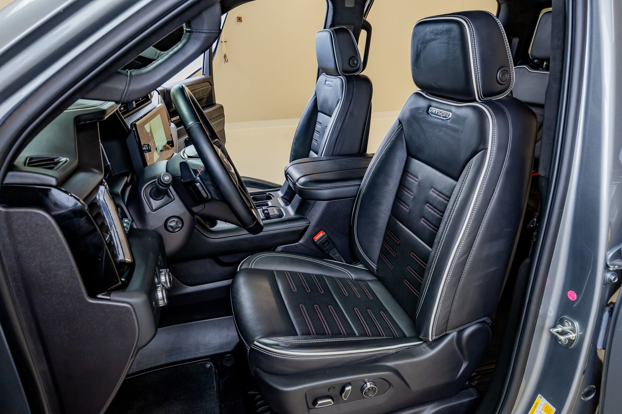 Used 2024 GMC Sierra 1500 AT4X image 29