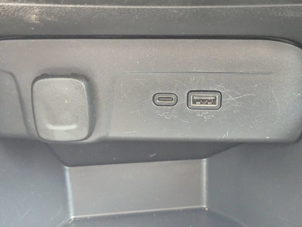 Used 2025 Chevrolet Trax LS w/ Driver Confidence Package FWD image 21
