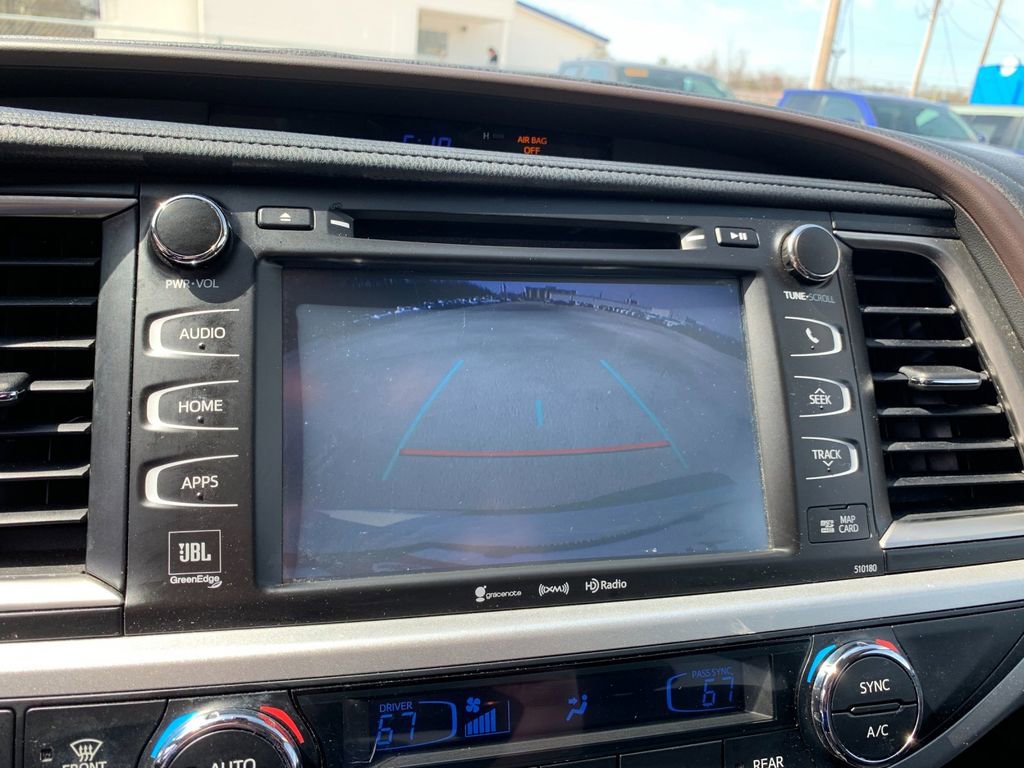 Used 2018 Toyota Highlander Limited image 26