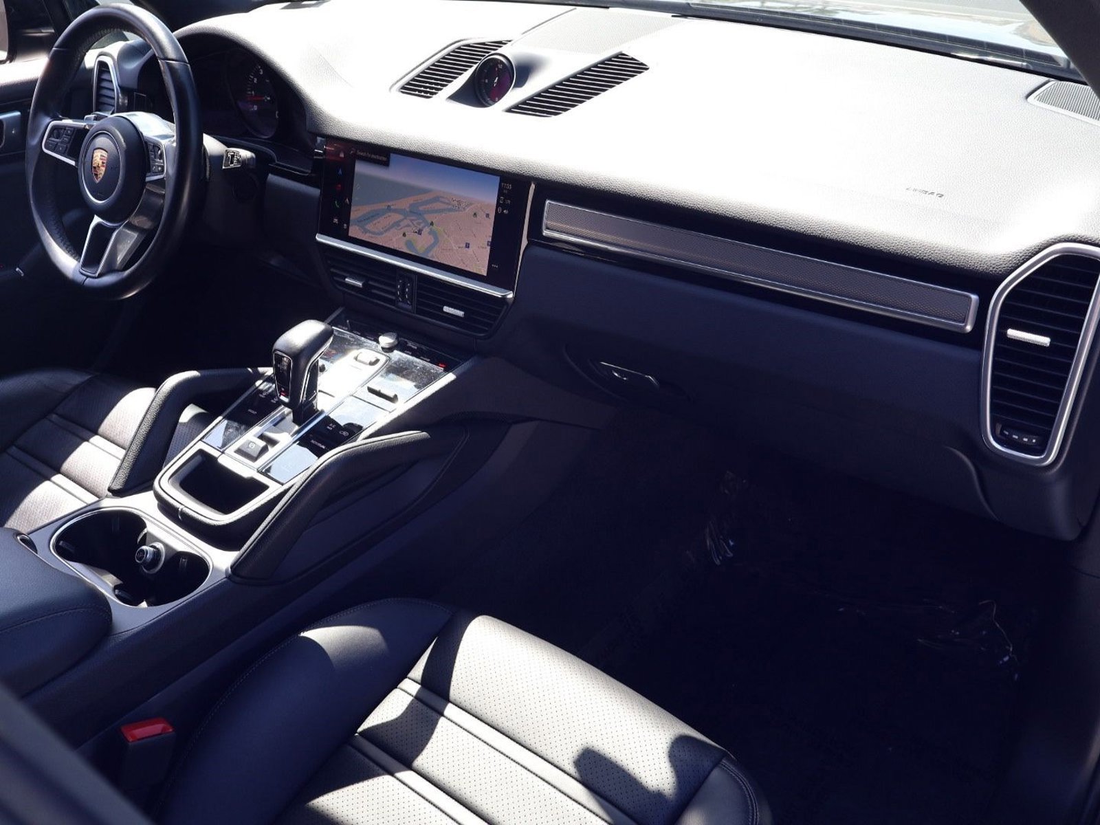 Certified 2022 Porsche Cayenne Platinum Edition AWD/4WD image 25