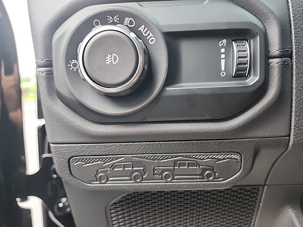 New 2025 Jeep Wrangler Sahara image 27