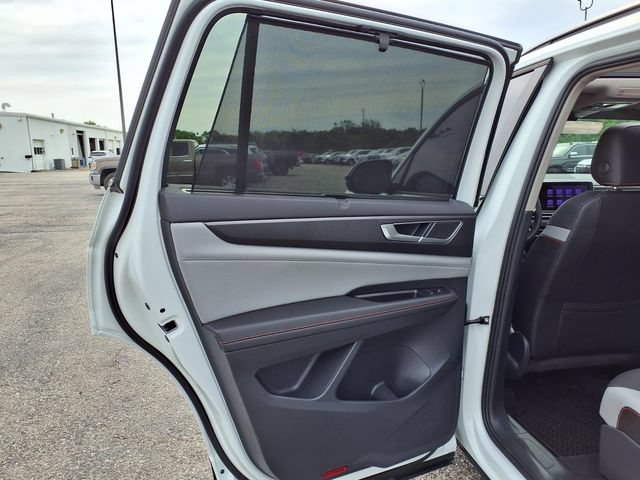 Used 2025 Volkswagen Atlas Peak Edition SE AWD/4WD image 81