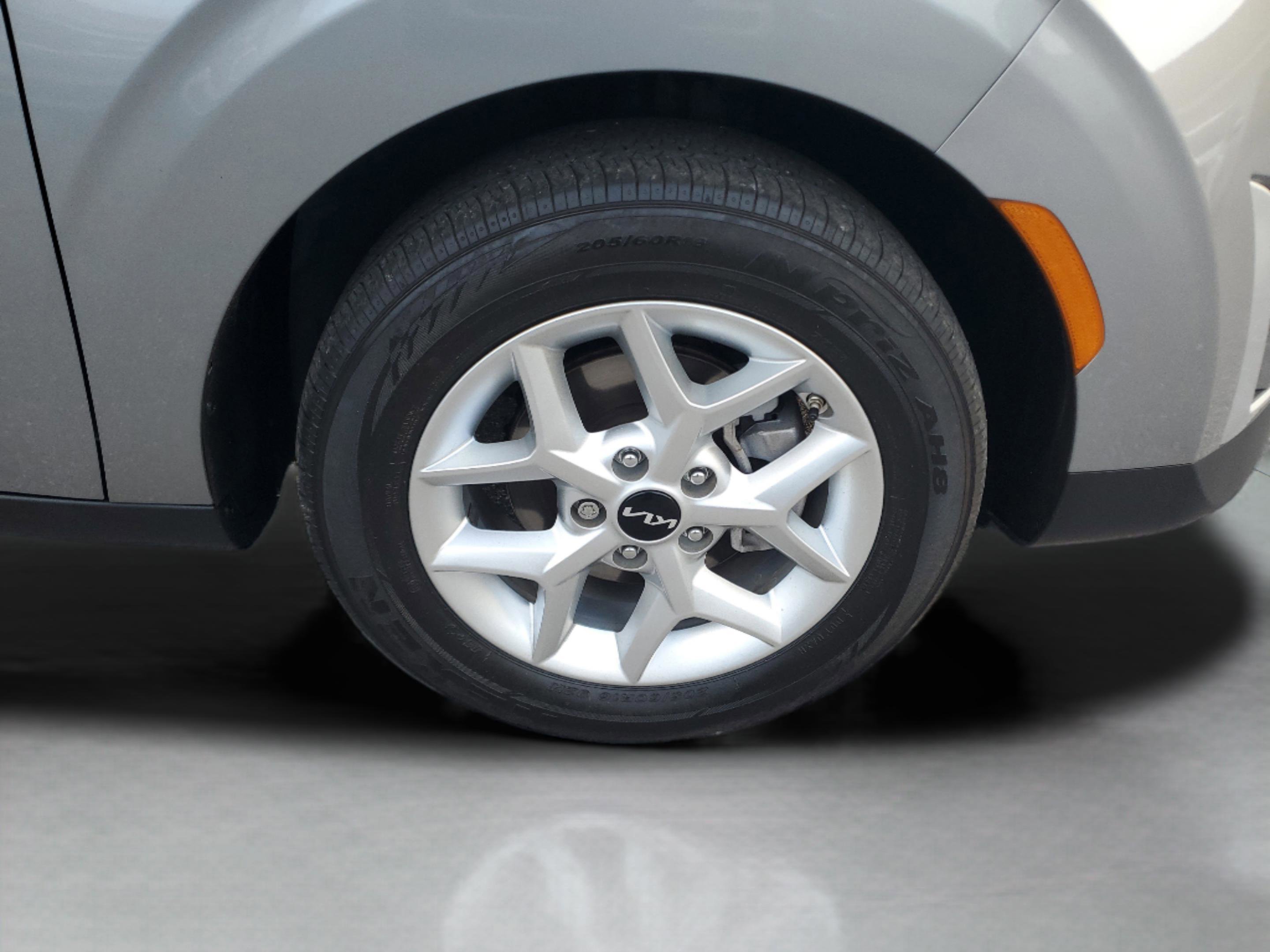 Certified 2024 Kia Soul LX w/ Option Group 015 FWD image 6