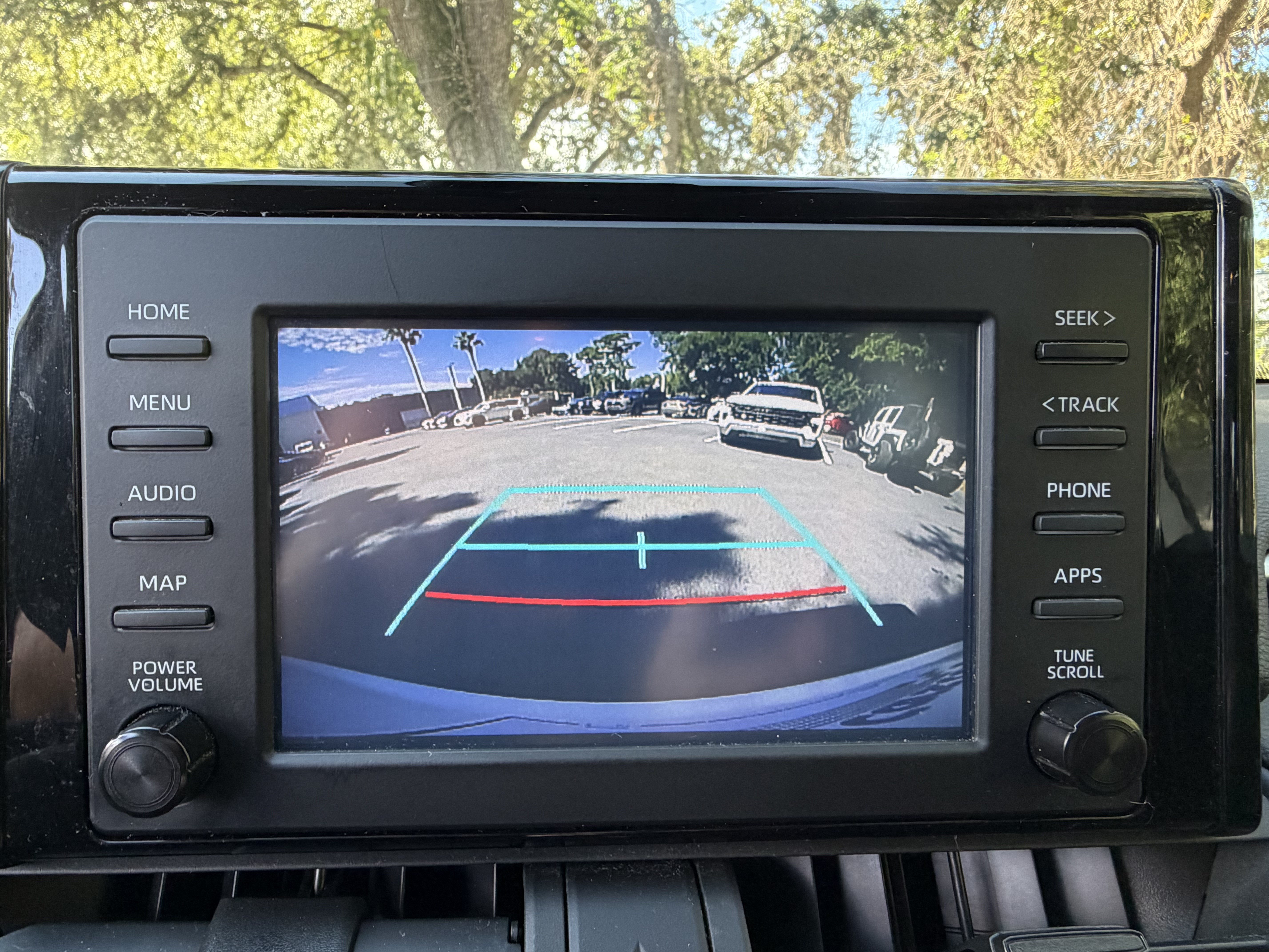 Used 2019 Toyota RAV4 LE AWD/4WD image 26