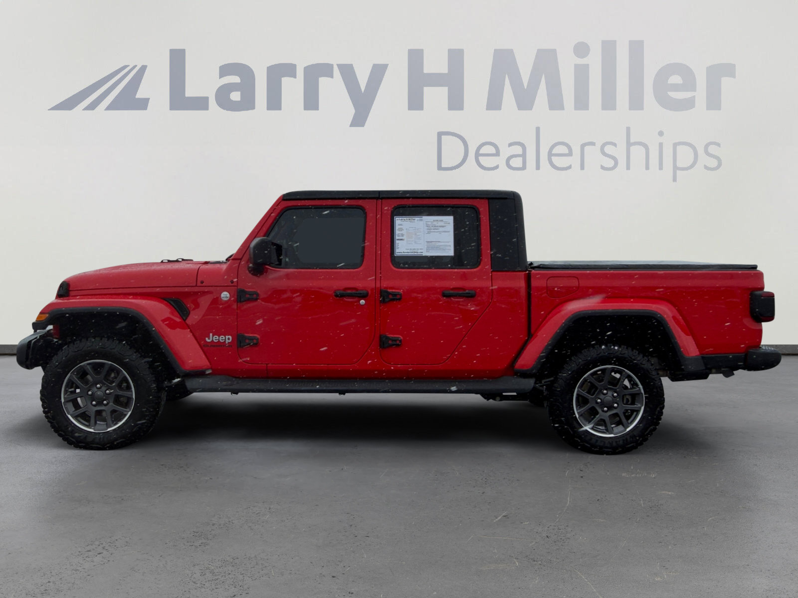 Used 2020 Jeep Gladiator Overland AWD/4WD image 3