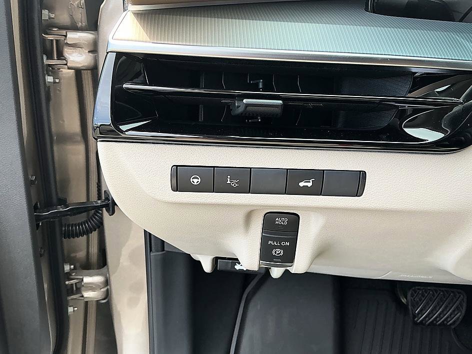 New 2026 Nissan Murano Platinum image 13