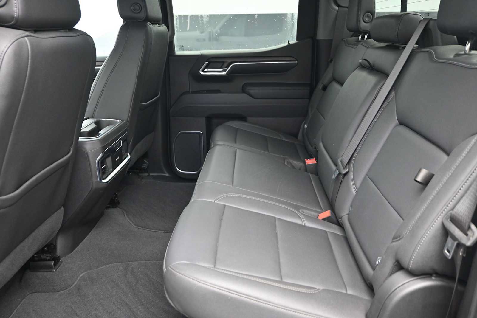 Used 2024 GMC Sierra 1500 SLT w/ SLT Premium Plus Package AWD/4WD image 18