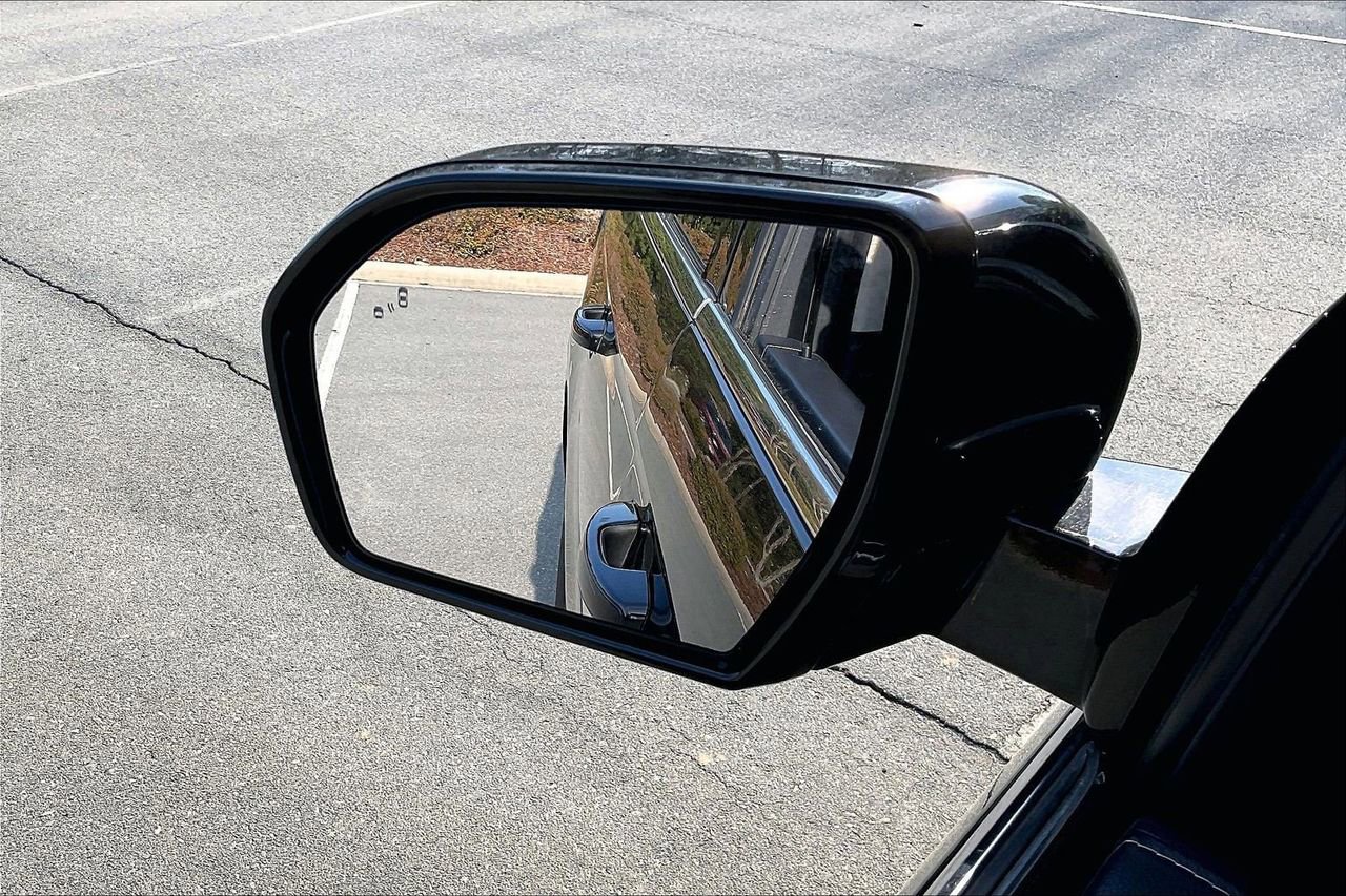 Used 2024 Ford Expedition Max XLT image 30