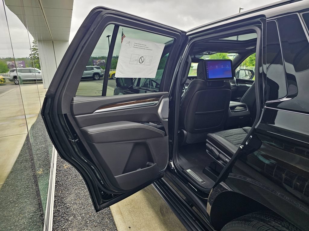 New 2026 Cadillac Escalade Platinum Sport AWD/4WD image 16