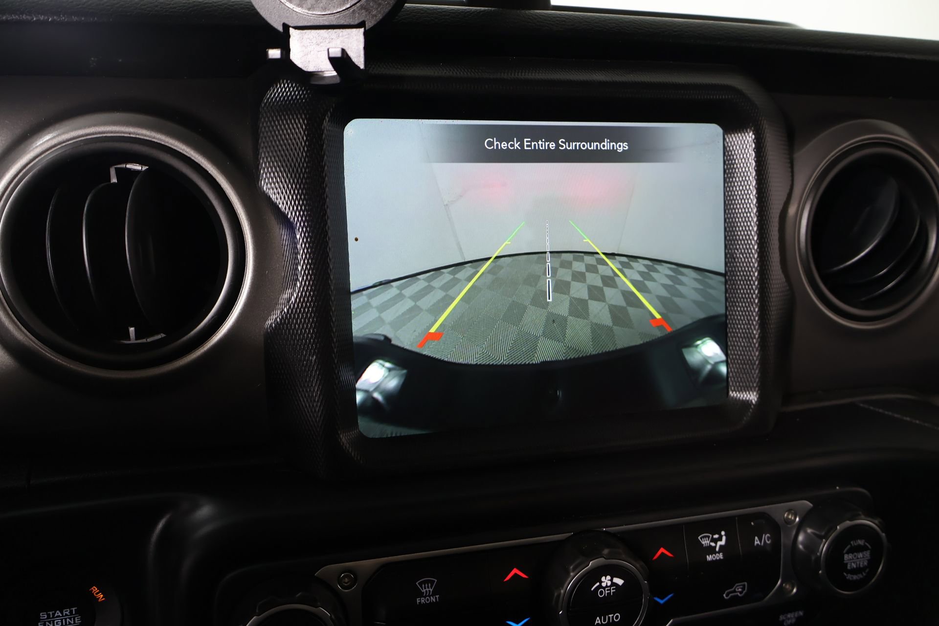 Used 2023 Jeep Gladiator Willys image 6