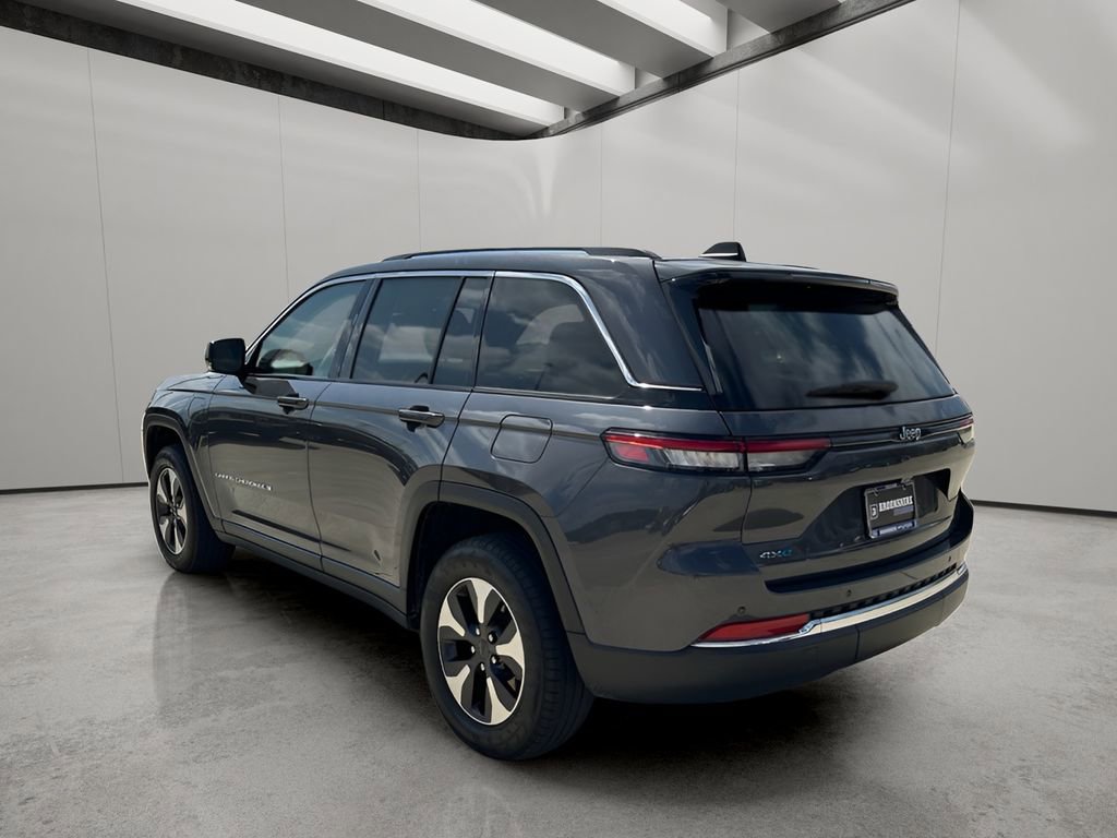 Used 2023 Jeep Grand Cherokee 4WD 4xe image 3