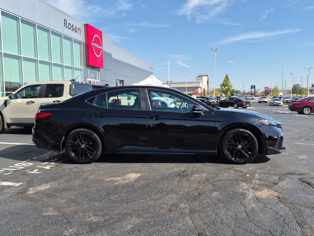 Used 2025 Toyota Camry SE FWD image 2