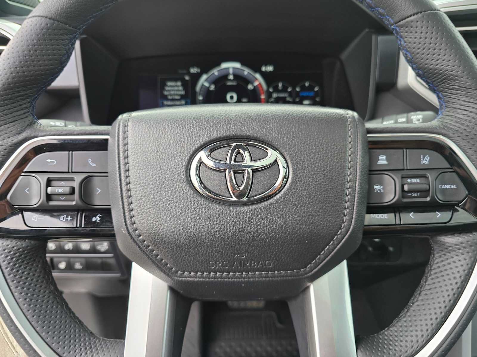 Used 2025 Toyota Sequoia Platinum AWD/4WD image 28