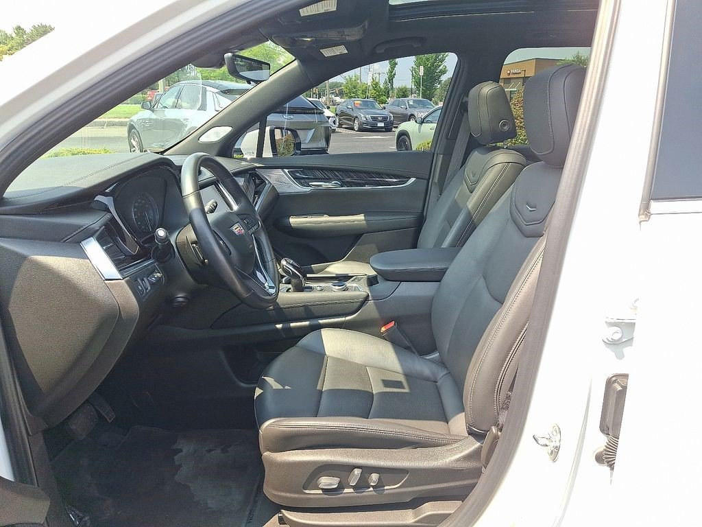 Certified 2024 Cadillac XT6 Premium Luxury w/ Technology Package AWD/4WD image 16