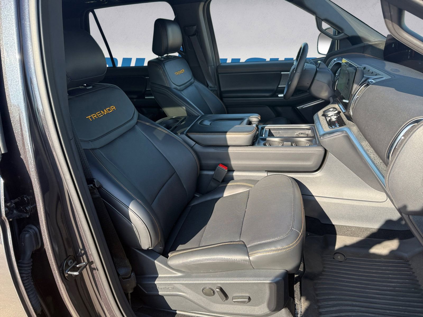 Used 2025 Ford Expedition Tremor image 15