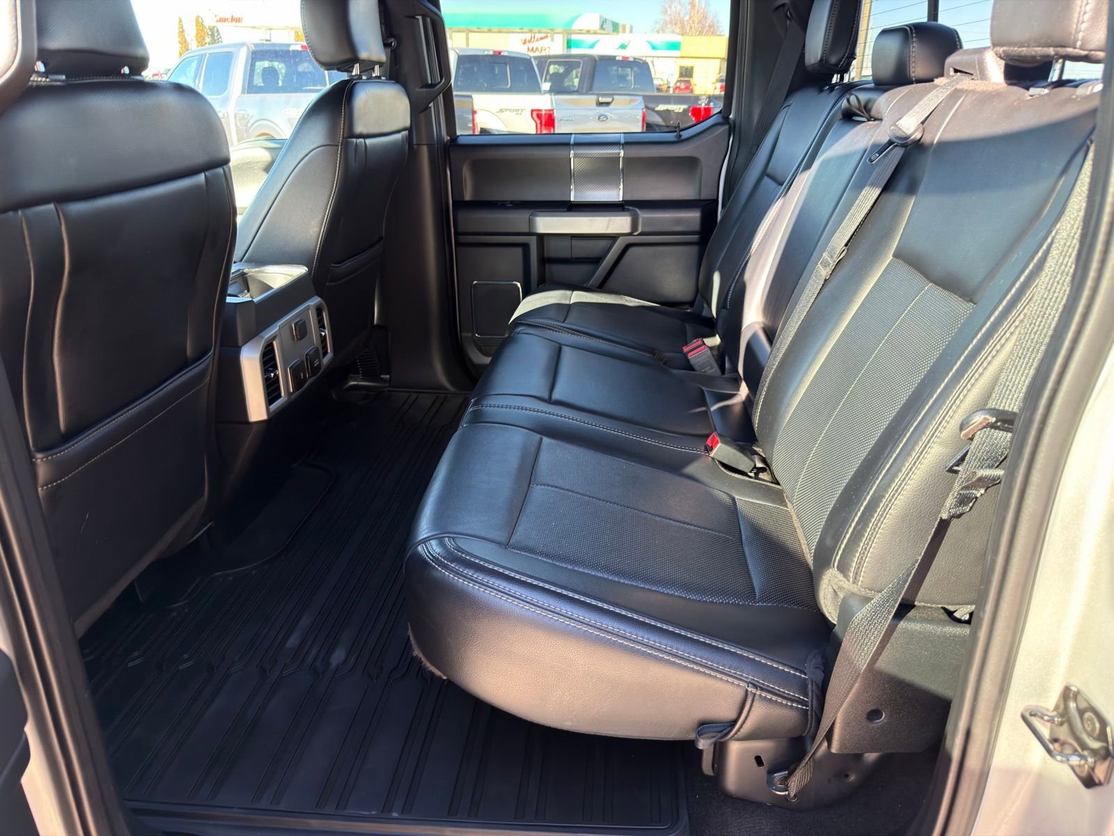 Used 2019 Ford F150 Lariat image 33