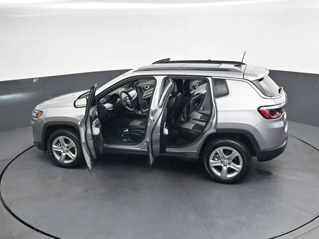 Used 2023 Jeep Compass Latitude w/ Sun and Sound Group AWD/4WD image 39