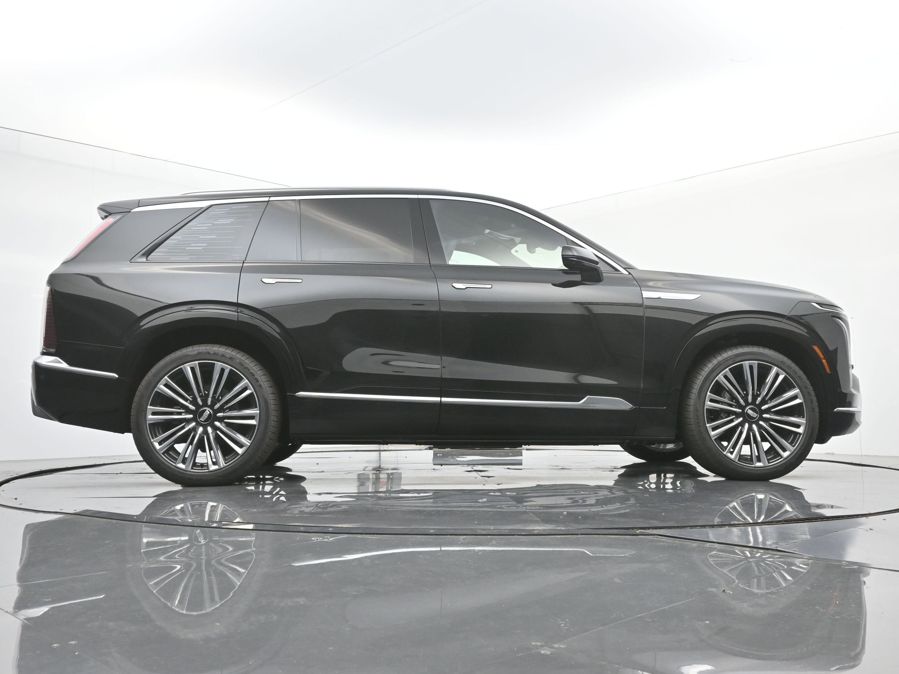 New 2026 Cadillac Vistiq Premium Luxury w/ LPO, Floor Liner Package image 20