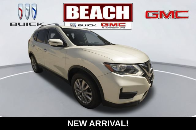 Used 2017 Nissan Rogue SV