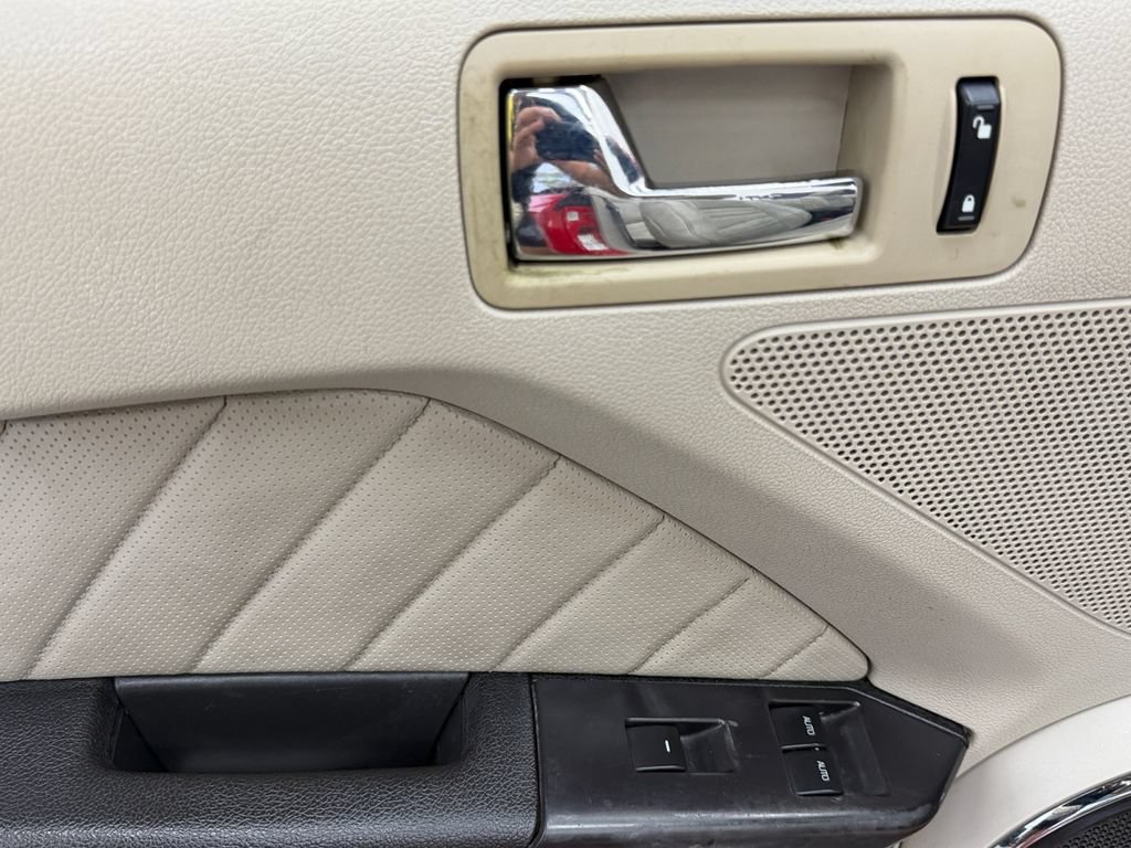 Used 2012 Ford Mustang Convertible RWD image 11