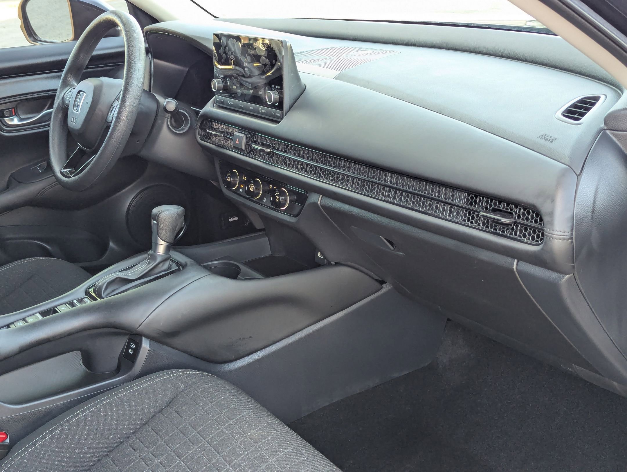 Used 2025 Honda HR-V LX image 28