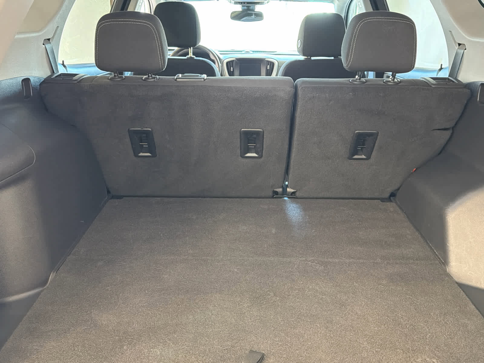 Used 2023 GMC Terrain SLE w/ Driver Convenience Package FWD image 8