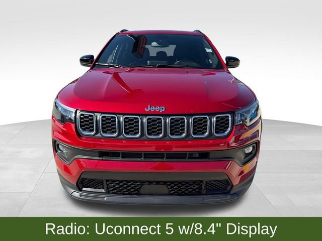 Used 2025 Jeep Compass Latitude image 2