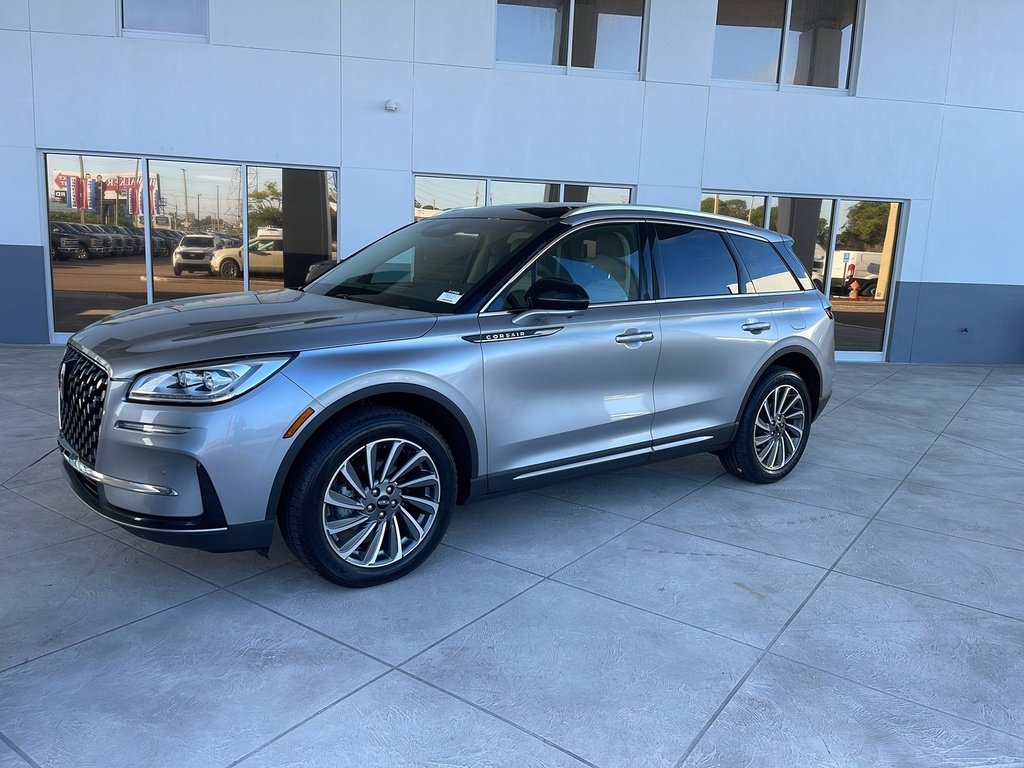 Used 2023 Lincoln Corsair Reserve w/ Equipment Group 201A image 2