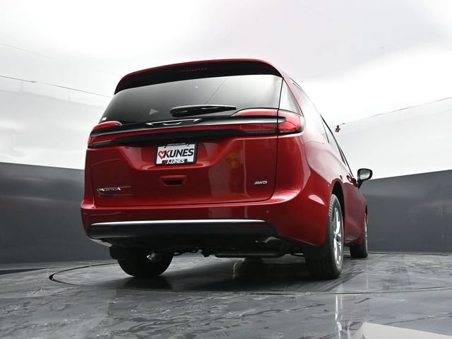 New 2027 Chrysler Pacifica Select AWD/4WD image 55