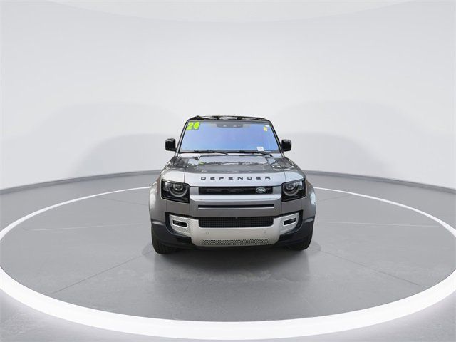 Used 2024 Land Rover Defender 130 S image 3
