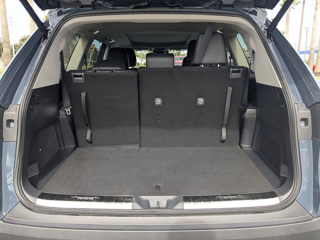 Used 2025 Toyota Grand Highlander FWD image 13