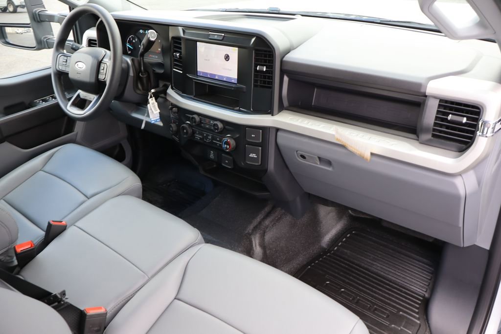 New 2026 Ford F550 4x4 Supercab Super Duty image 37