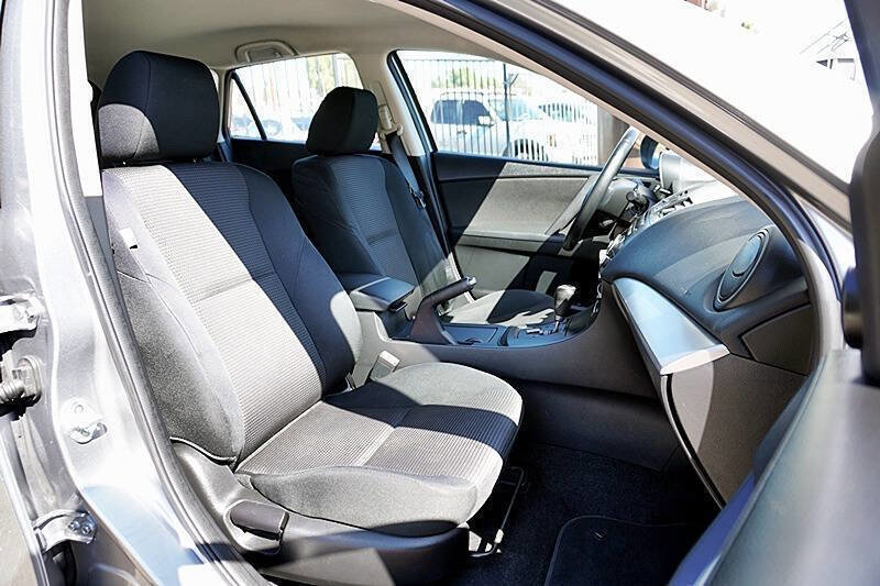 Used 2012 MAZDA MAZDA3 i Touring image 13