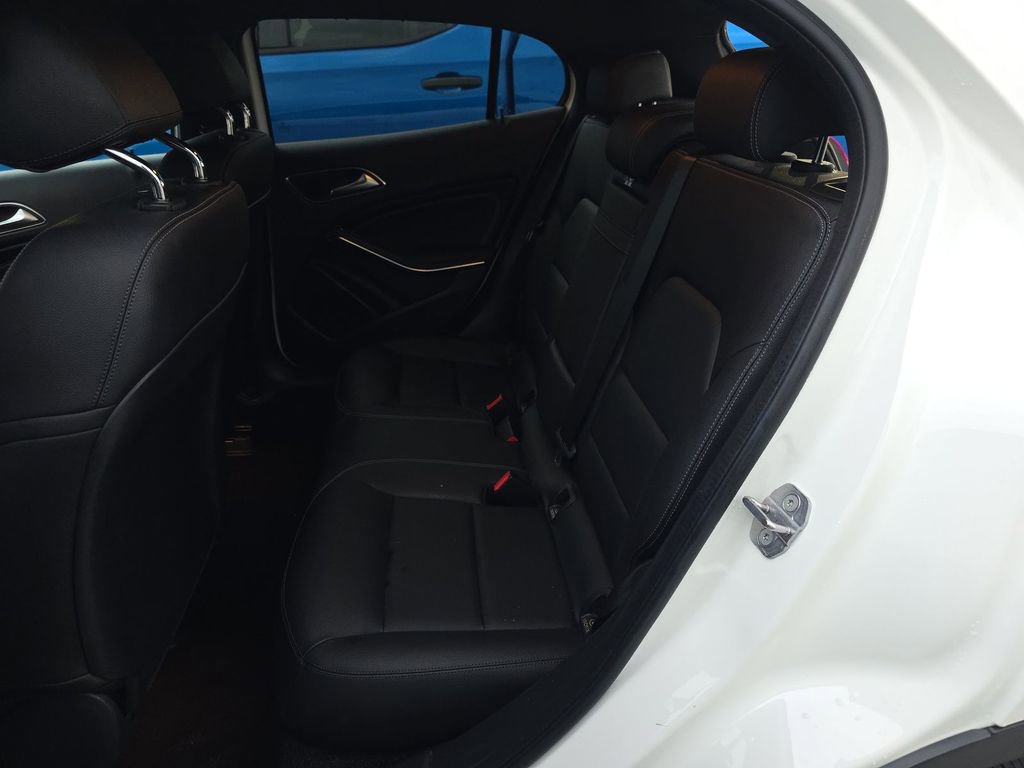 Used 2020 Mercedes-Benz GLA 250 w/ Premium Package image 4