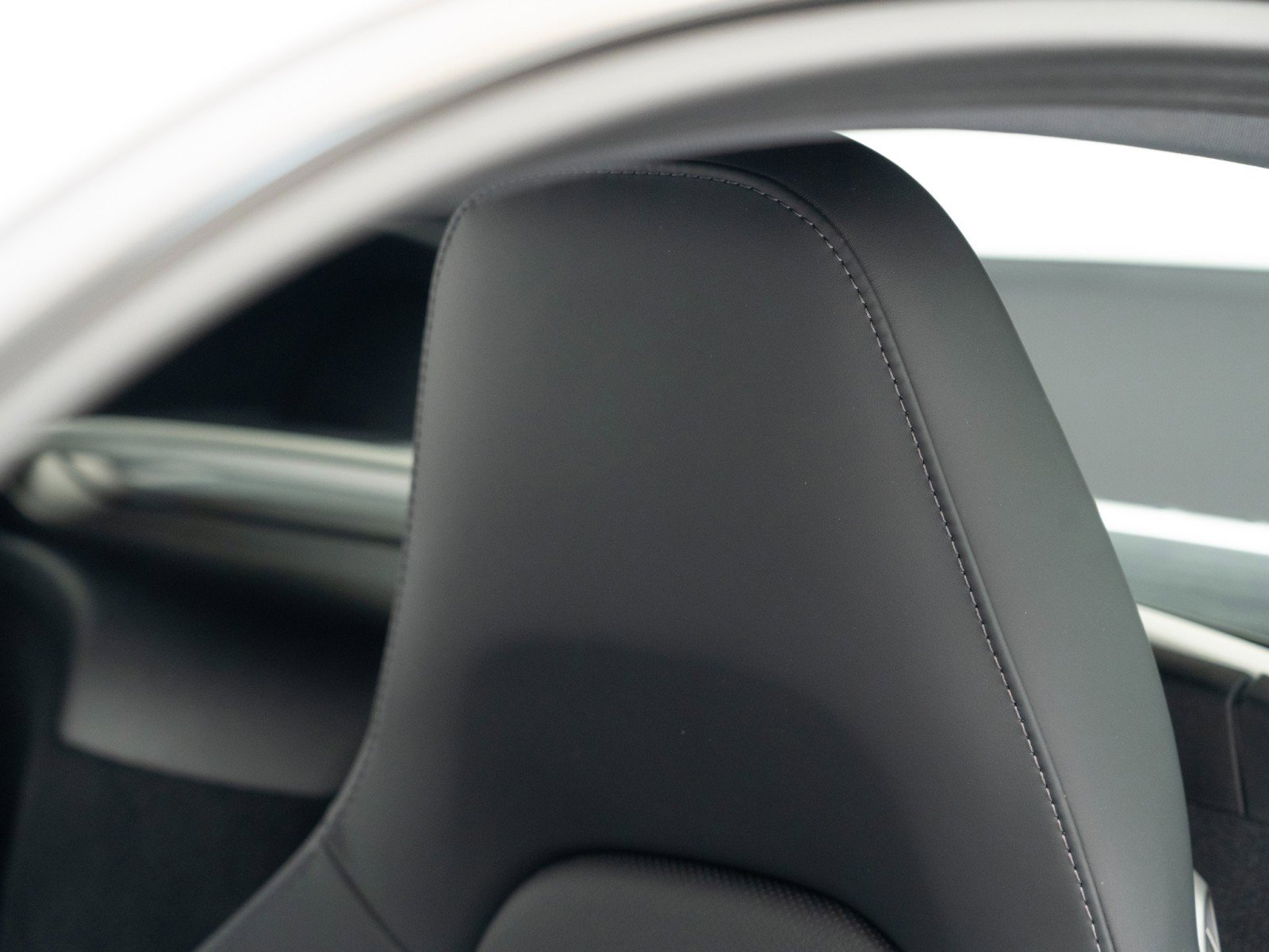 Certified 2025 Porsche 718 Cayman image 18