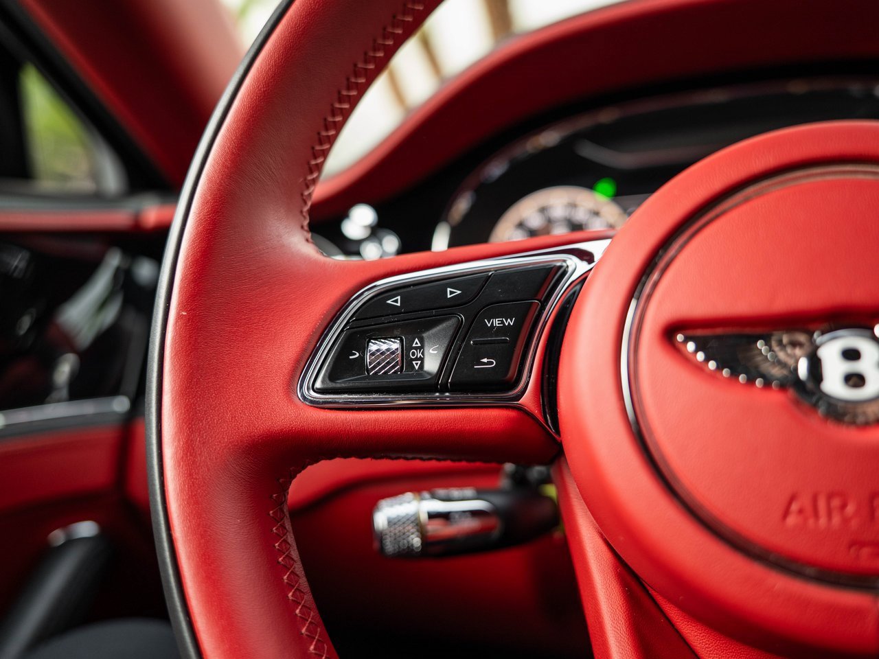 Used 2022 Bentley Flying Spur V8 image 19