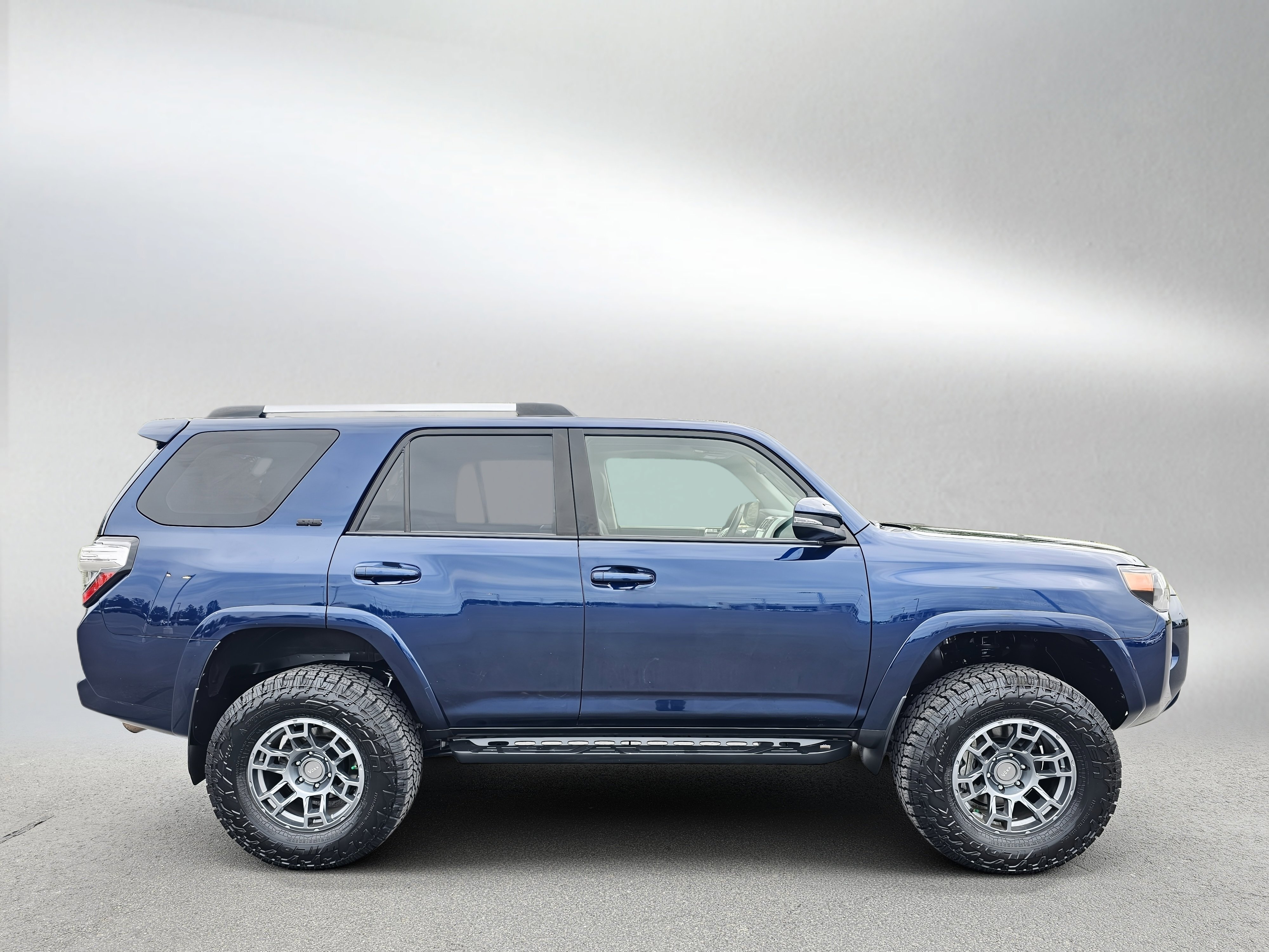 Used 2021 Toyota 4Runner SR5 Premium w/ Moonroof Package AWD/4WD image 6