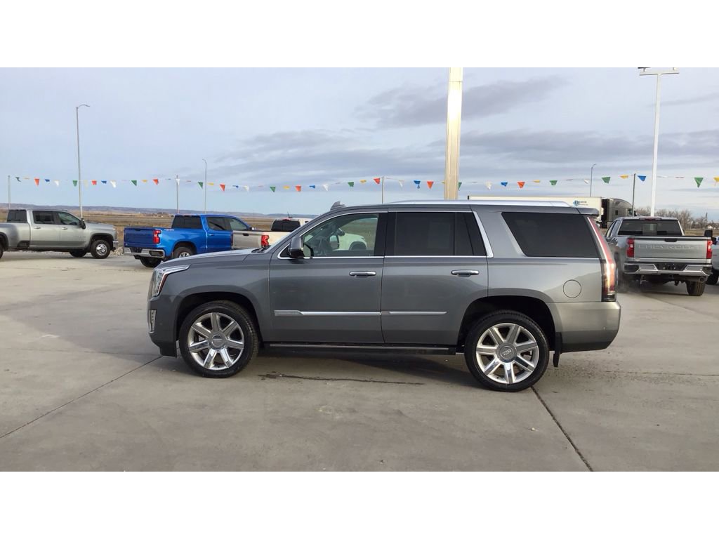 Used 2020 Cadillac Escalade Premium Luxury image 2