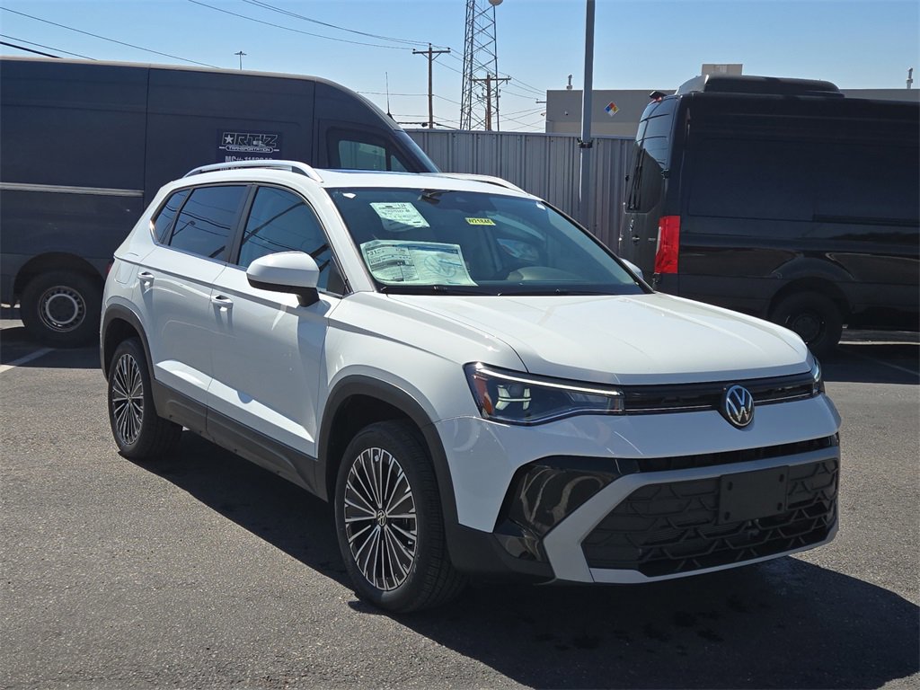 New 2025 Volkswagen Taos SE image 1