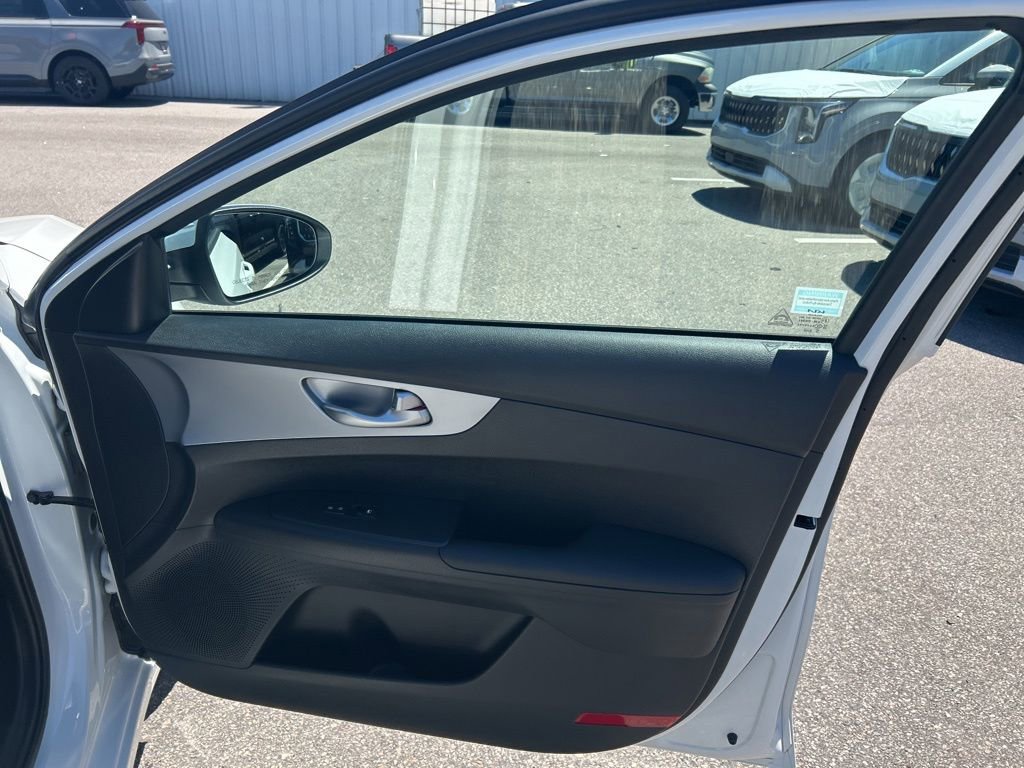 Used 2023 Kia Forte LXS FWD image 22