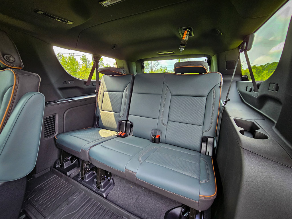 New 2026 GMC Yukon XL AT4 w/ AT4 Premium Plus Package AWD/4WD image 41