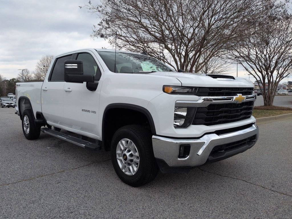 Used 2025 Chevrolet Silverado 2500 LT w/ Convenience Package image 2